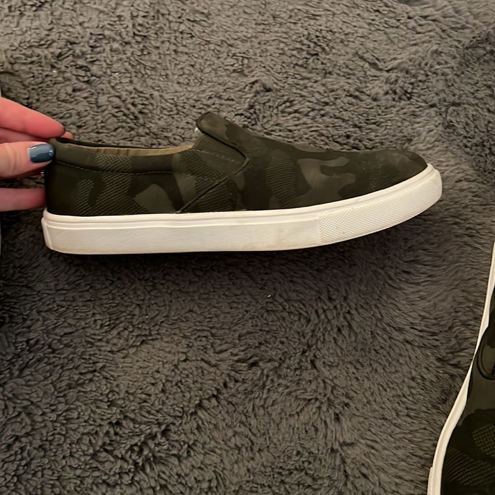 Steve madden slip on sneakers - Picture 3 of 3